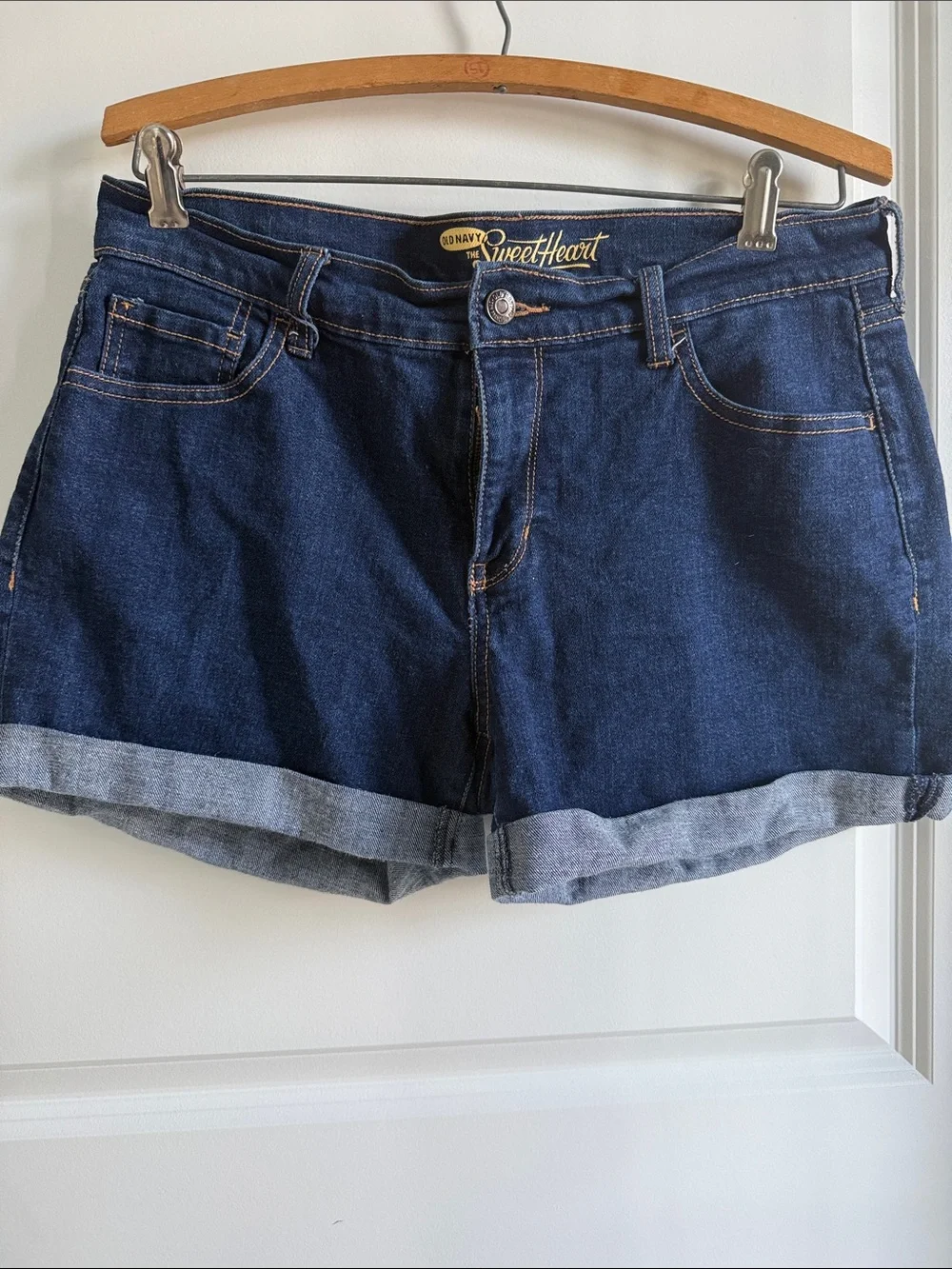 Old Navy Dark Sweetheart Roll-Cuff Denim Shorts - 8